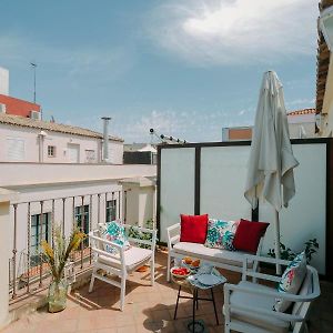 O&L Lumbreras: Bright Duplex With Private Terrace